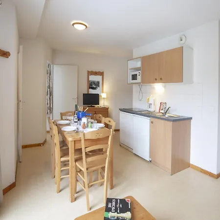 Apartment With 2 Rooms And Balcony *